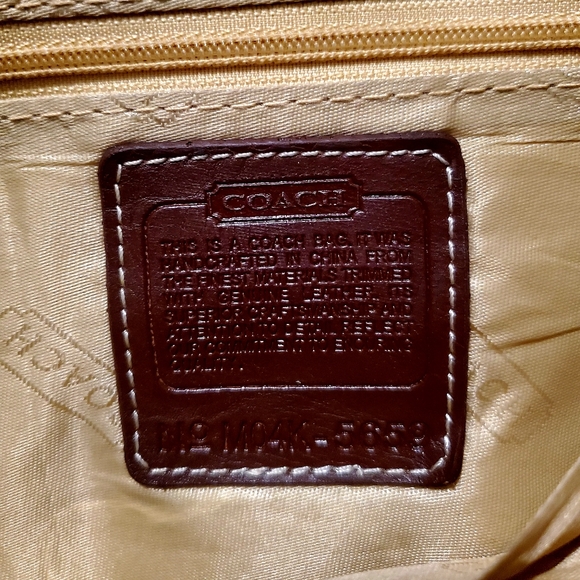 Choco-lattè for all you Posh girls! It's Fall after all 🍂 - Picture 5 of 5